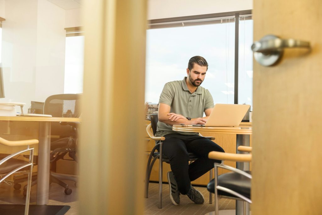 Managing Hidradenitis Suppurativa At Work: Tips For A Comfortable And Supportive Environment person at work